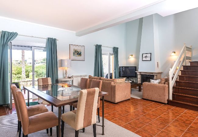 Casa geminada em Amoreira - Golfe e Praia: Casa Familiar em Praia D´el Rey Casa geminada em Amoreira - Golfe e Praia: Casa Familiar em Praia D´el Rey