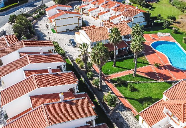 Casa geminada em Amoreira - Golfe e Praia: Casa Familiar em Praia D´el Rey Casa geminada em Amoreira - Golfe e Praia: Casa Familiar em Praia D´el Rey