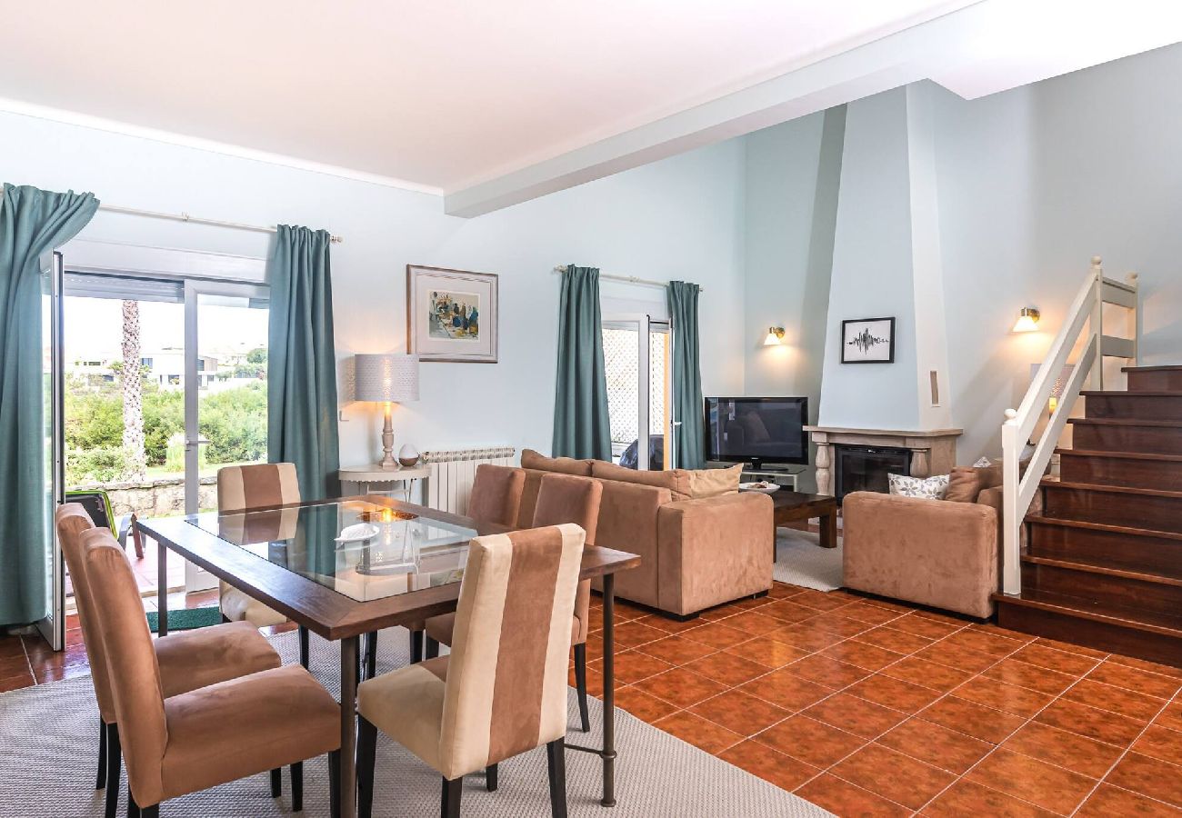 Casa geminada em Amoreira - Golfe e Praia: Casa Familiar em Praia D´el Rey Casa geminada em Amoreira - Golfe e Praia: Casa Familiar em Praia D´el Rey