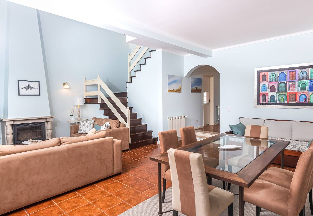 Casa geminada em Amoreira - Golfe e Praia: Casa Familiar em Praia D´el Rey Casa geminada em Amoreira - Golfe e Praia: Casa Familiar em Praia D´el Rey