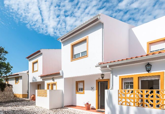 Terraced House in Amoreira - Golfe e Praia: Casa Familiar em Praia D´el Rey Terraced House in Amoreira - Golfe e Praia: Casa Familiar em Praia D´el Rey