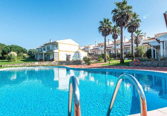 Terraced House in Amoreira - Golfe e Praia: Casa Familiar em Praia D´el Rey Terraced House in Amoreira - Golfe e Praia: Casa Familiar em Praia D´el Rey