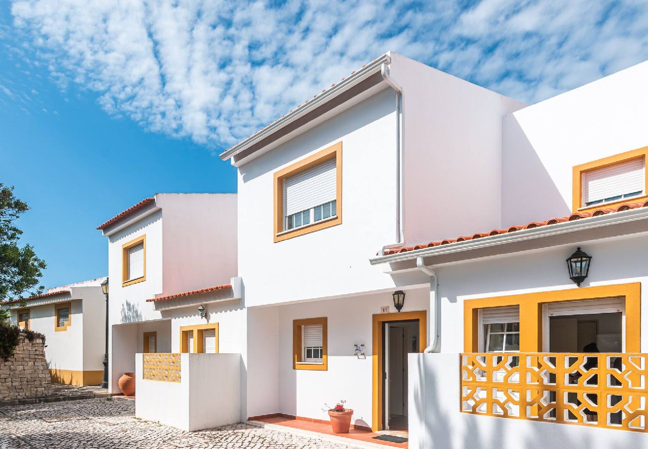 Terraced House in Amoreira - Golfe e Praia: Casa Familiar em Praia D´el Rey Terraced House in Amoreira - Golfe e Praia: Casa Familiar em Praia D´el Rey