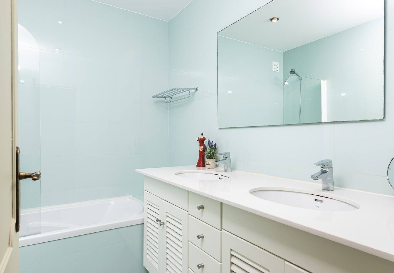 Terraced House in Amoreira - Golfe e Praia: Casa Familiar em Praia D´el Rey Terraced House in Amoreira - Golfe e Praia: Casa Familiar em Praia D´el Rey