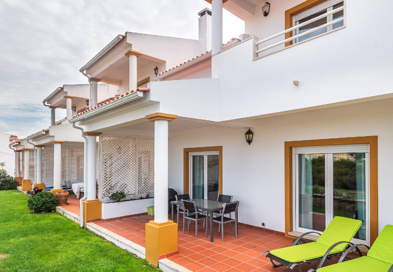 Terraced House in Amoreira - Golfe e Praia: Casa Familiar em Praia D´el Rey Terraced House in Amoreira - Golfe e Praia: Casa Familiar em Praia D´el Rey