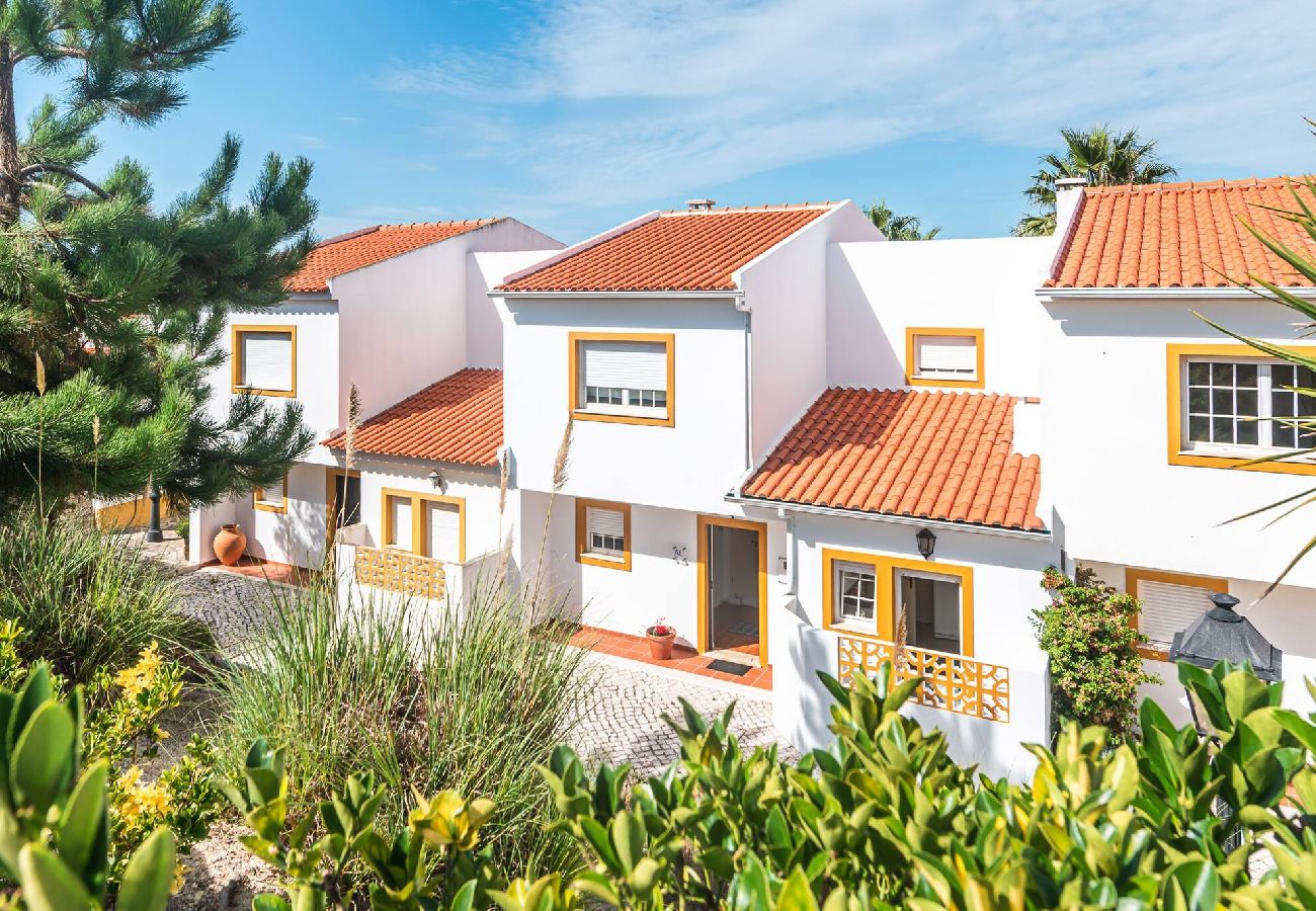 Terraced House in Amoreira - Golfe e Praia: Casa Familiar em Praia D´el Rey Terraced House in Amoreira - Golfe e Praia: Casa Familiar em Praia D´el Rey