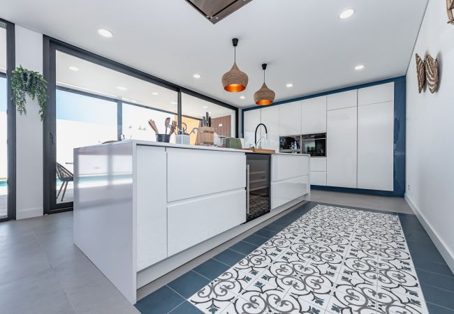 House in Azeitão - Luxurious Spacious home - Azeitão, Setúbal House in Azeitão - Luxurious Spacious home - Azeitão, Setúbal