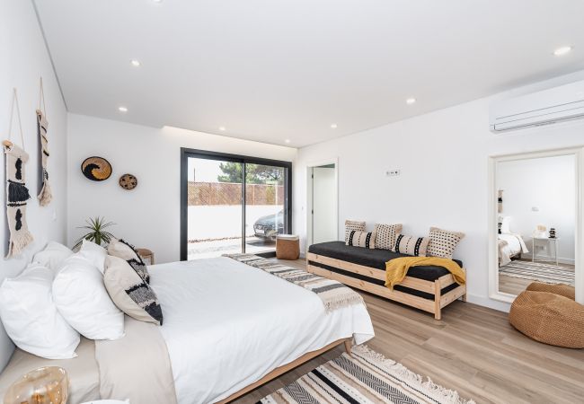 House in Azeitão - Luxurious Spacious home - Azeitão, Setúbal House in Azeitão - Luxurious Spacious home - Azeitão, Setúbal