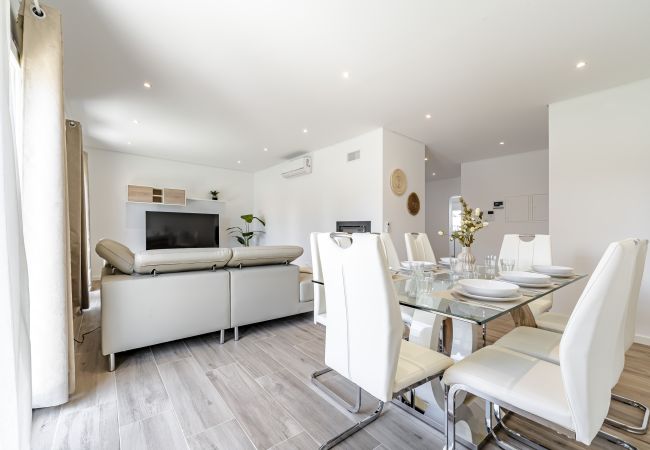 Casa en Fernão Ferro - The Fruitful Vine Fernao Ferro- Relaxing & Serene Casa en Fernão Ferro - The Fruitful Vine Fernao Ferro- Relaxing & Serene