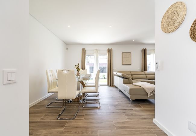 Casa en Fernão Ferro - The Fruitful Vine Fernao Ferro- Relaxing & Serene Casa en Fernão Ferro - The Fruitful Vine Fernao Ferro- Relaxing & Serene