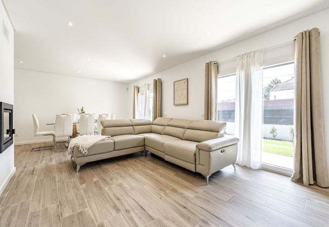 Casa en Fernão Ferro - The Fruitful Vine Fernao Ferro- Relaxing & Serene Casa en Fernão Ferro - The Fruitful Vine Fernao Ferro- Relaxing & Serene