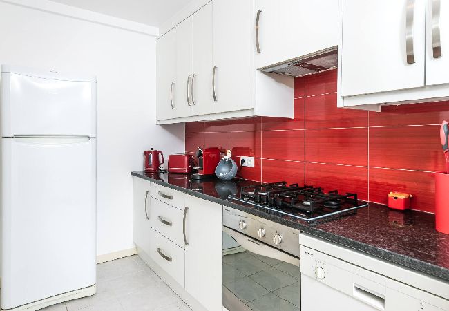 Maison mitoyenne à Amoreira - Golfe e Praia: Casa Familiar em Praia D´el Rey Maison mitoyenne à Amoreira - Golfe e Praia: Casa Familiar em Praia D´el Rey