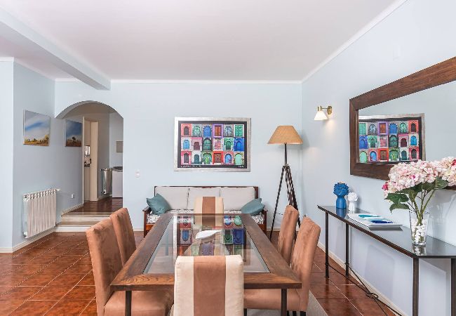 Maison mitoyenne à Amoreira - Golfe e Praia: Casa Familiar em Praia D´el Rey Maison mitoyenne à Amoreira - Golfe e Praia: Casa Familiar em Praia D´el Rey