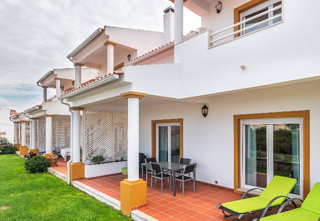 Maison mitoyenne à Amoreira - Golfe e Praia: Casa Familiar em Praia D´el Rey Maison mitoyenne à Amoreira - Golfe e Praia: Casa Familiar em Praia D´el Rey