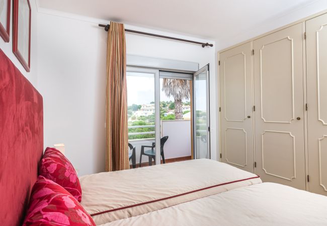 Maison mitoyenne à Amoreira - Golfe e Praia: Casa Familiar em Praia D´el Rey Maison mitoyenne à Amoreira - Golfe e Praia: Casa Familiar em Praia D´el Rey