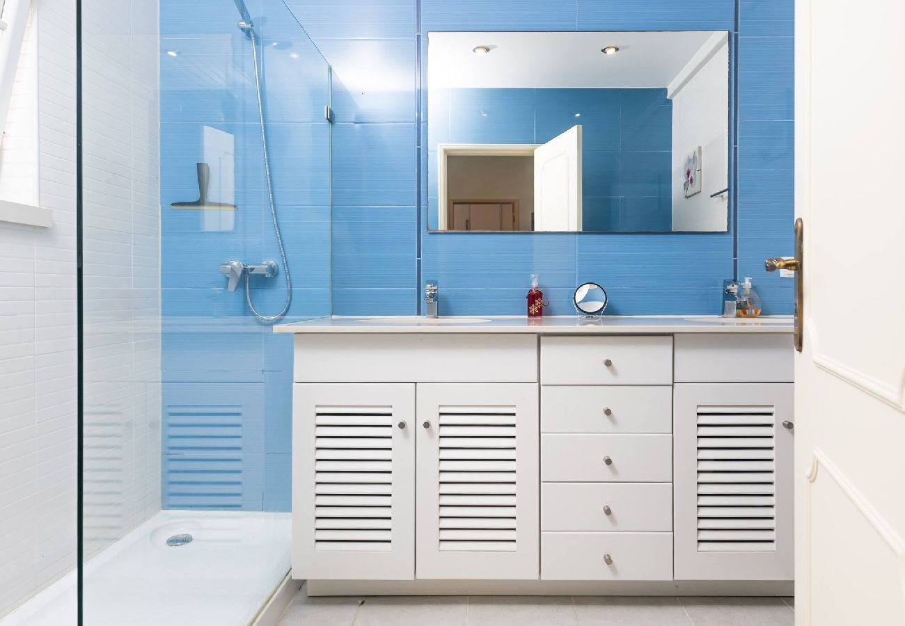 Maison mitoyenne à Amoreira - Golfe e Praia: Casa Familiar em Praia D´el Rey Maison mitoyenne à Amoreira - Golfe e Praia: Casa Familiar em Praia D´el Rey