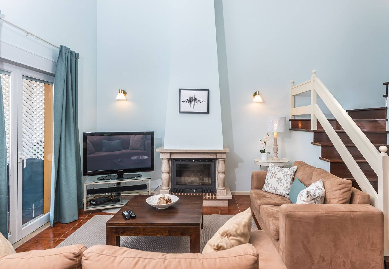 Maison mitoyenne à Amoreira - Golfe e Praia: Casa Familiar em Praia D´el Rey Maison mitoyenne à Amoreira - Golfe e Praia: Casa Familiar em Praia D´el Rey