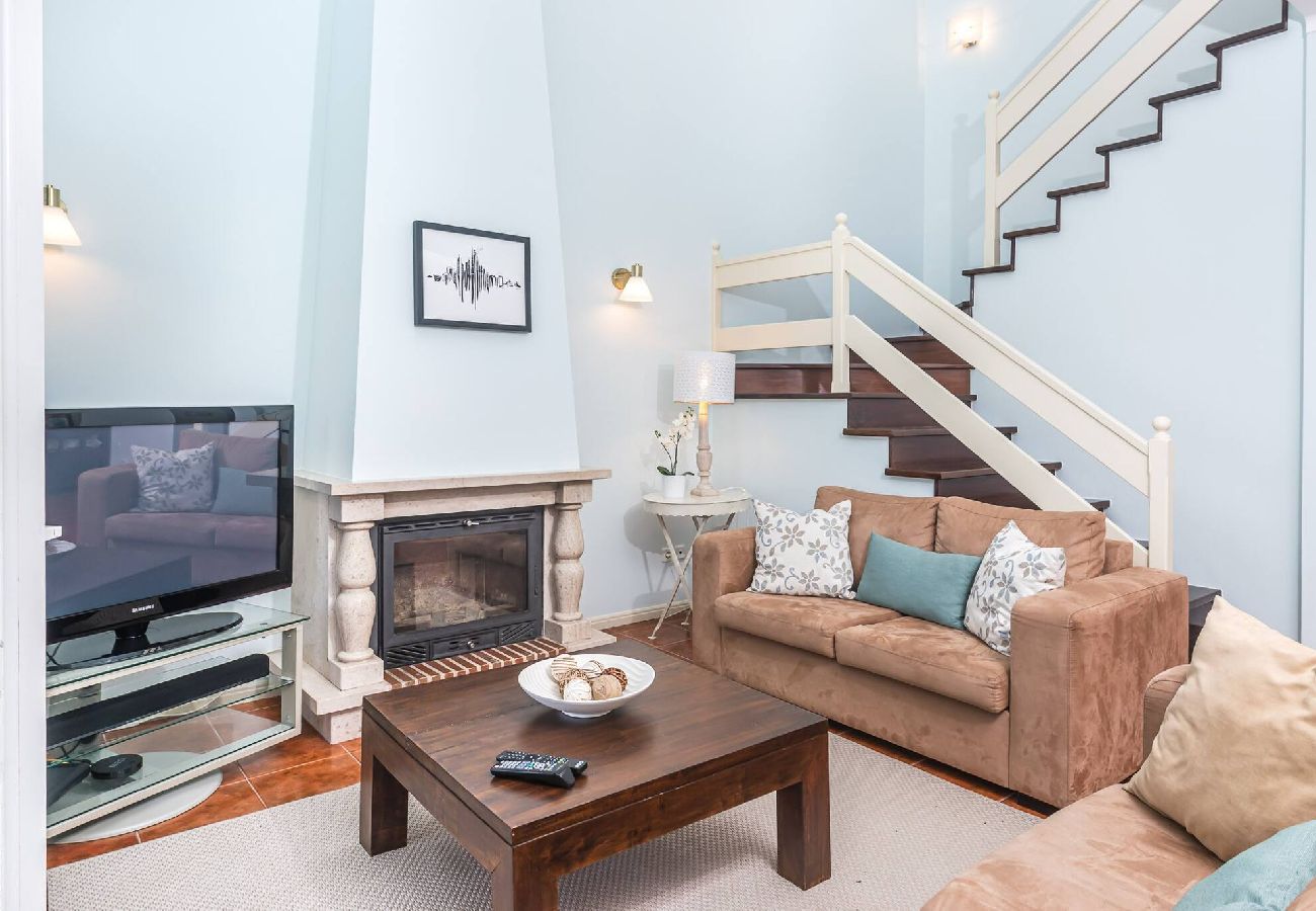 Maison mitoyenne à Amoreira - Golfe e Praia: Casa Familiar em Praia D´el Rey Maison mitoyenne à Amoreira - Golfe e Praia: Casa Familiar em Praia D´el Rey